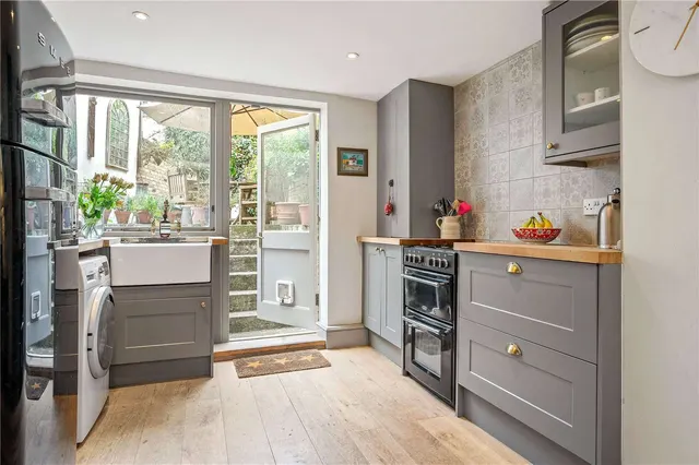 Photo 3 — Huntingdon Street, Islington, London, N1 1BP