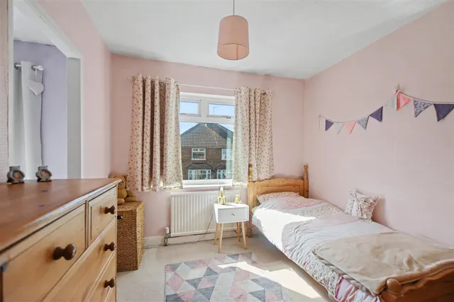 West Crescent, Beeston Rylands, NG9, photo 3