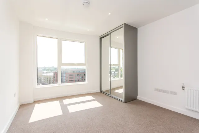 London, NW10, photo 3