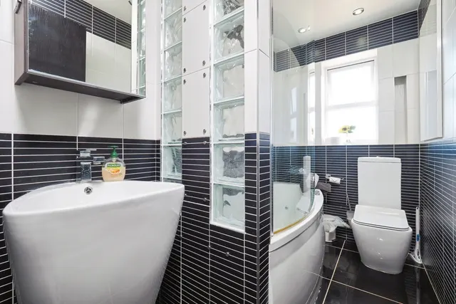 Dean Close, Wollaton, NG8, photo 3