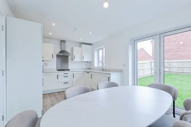 Penny Lane, Oadby, LE2, photo 3