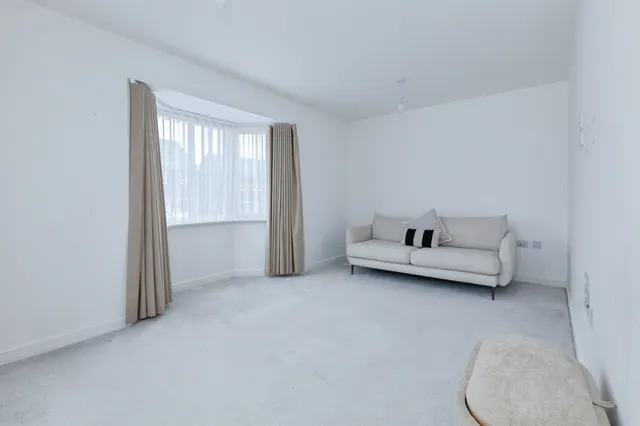 Penny Lane, Oadby, LE2, photo 2
