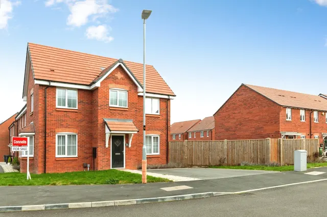 Penny Lane, Oadby, LE2, photo 1