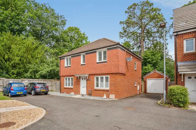 Taylor Close, Waterlooville, photo 1