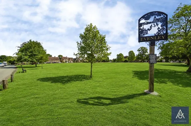 The Green, Evenley, NN13, photo 2