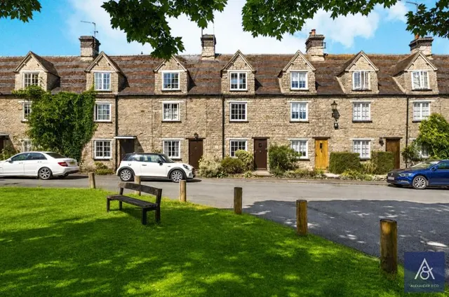The Green, Evenley, NN13, photo 1