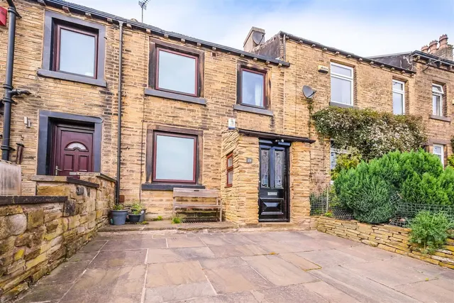 Scale Hill, Huddersfield, HD2, photo 1