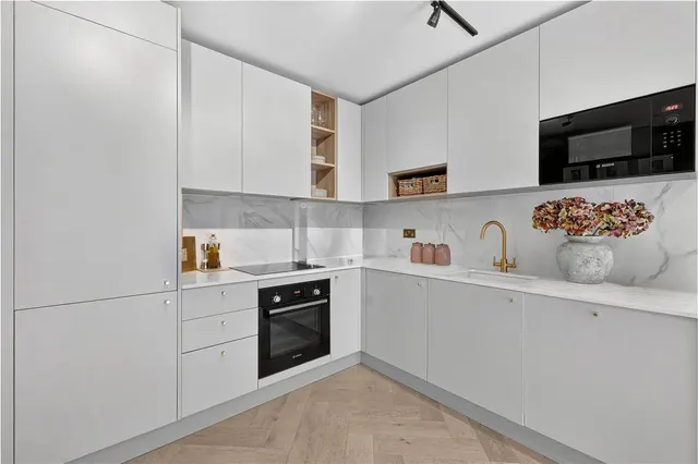 Ravensbury Terrace, London, SW18, photo 2