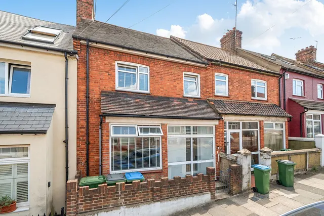Pegwell Street, SE18, photo 1
