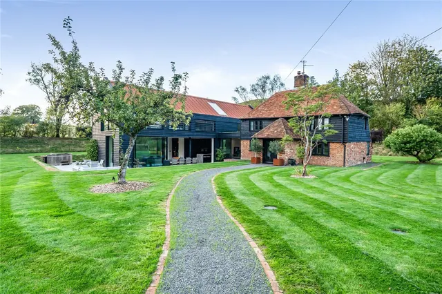 Bluehouse Lane, Saltwood, CT21, photo 1