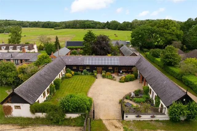 Akeley Wood Court, Home Farm, MK18, photo 1