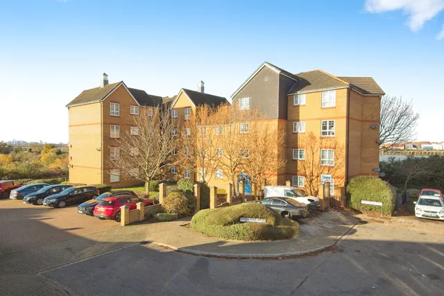 Greenhaven Drive, Thamesmead, photo 1