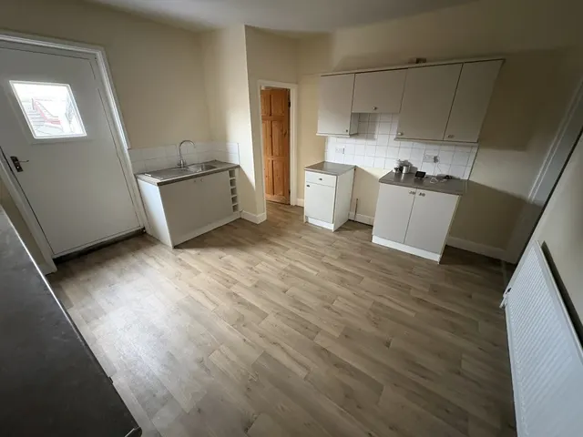 Station Lane, Featherstone, photo 2