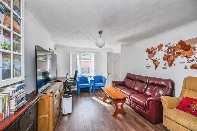 Canterbury Park, Liverpool, L18, photo 2