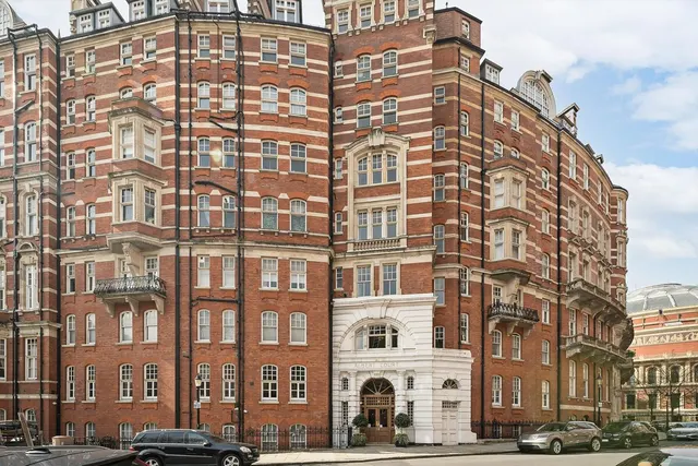 Albert Court, Kensington Gore, SW7, photo 1