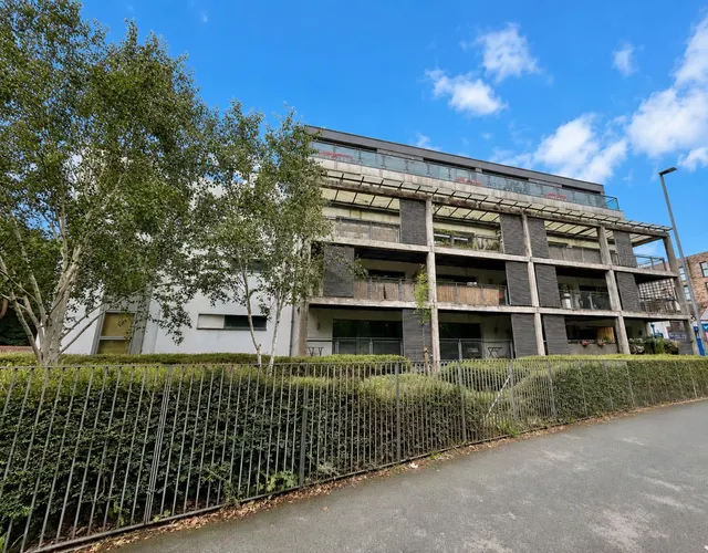 Barlow Moor Road, Manchester, photo 1
