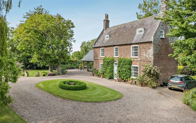 Chestnut Farmhouse, Main Street, Gayton Le Marsh, Alford, LN13 0NW, photo 1