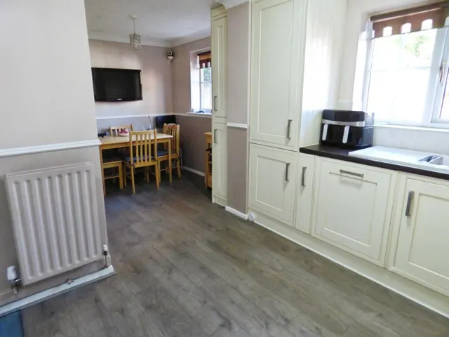 Coltsfoot Close, Hedge End, SO30, photo 3