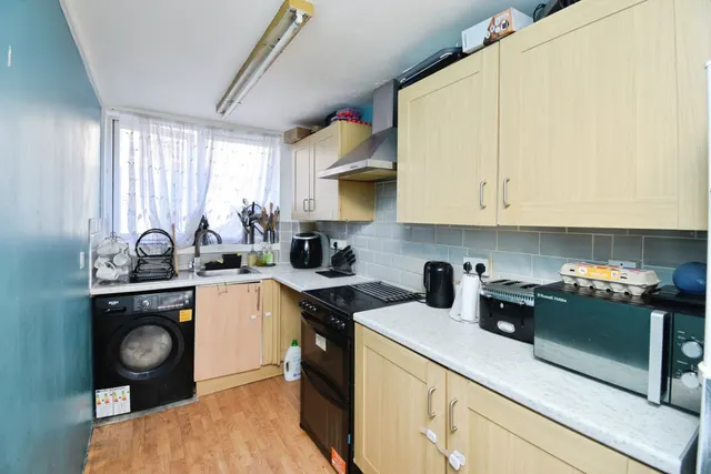 Tiptree Crescent, Ilford, IG5, photo 2