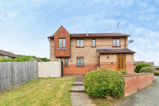 Charnwood Close, Daventry, photo 1