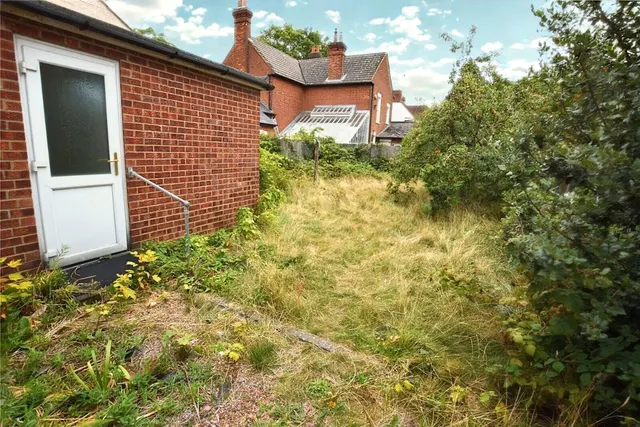 Photo 3 — Oxford Road, Farnborough, Hampshire, GU14 6QT