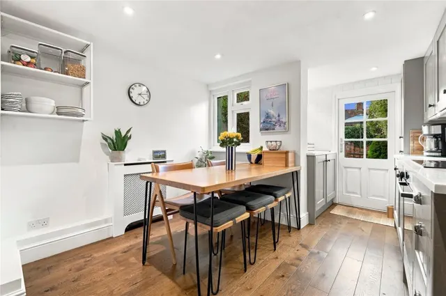 with 2 bedrooms in Saffron Walden, CB11, photo 3