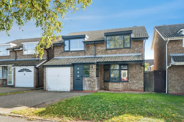 Pavillons Way, Brackley, NN13, photo 1