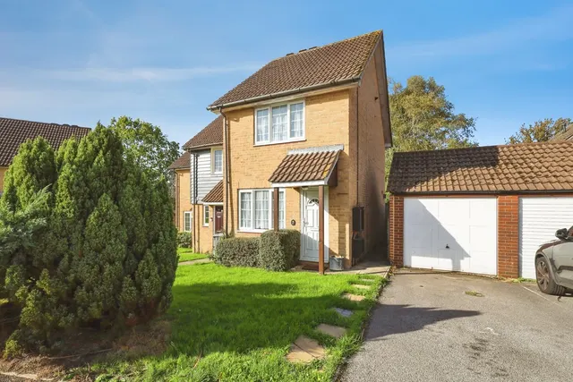 Frenches Farm Drive, Heathfield, TN21, photo 1