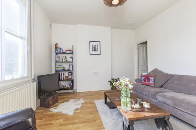 Photo 3 — Canfield Place, South Hampstead, NW6 3BT