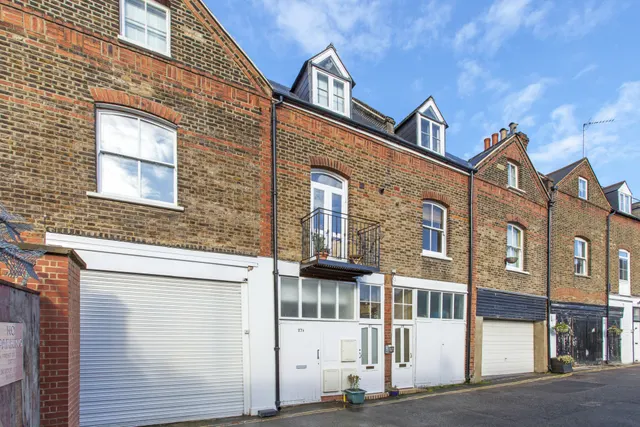 Canfield Place, South Hampstead, NW6 3BT, photo 1