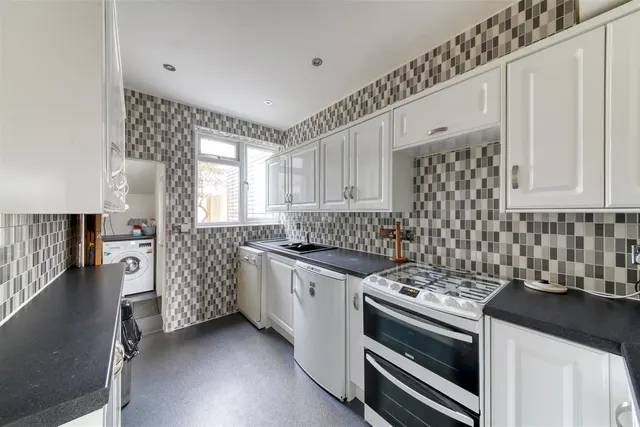 St. Dunstans Road, South Norwood, photo 2