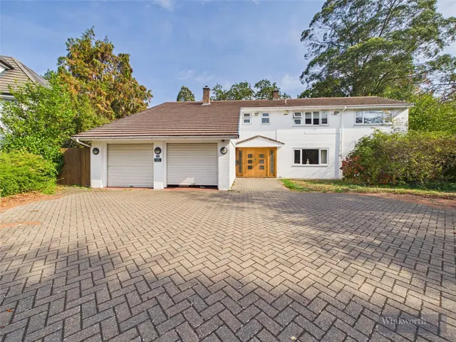 The Paddocks, Weybridge, KT13, photo 1