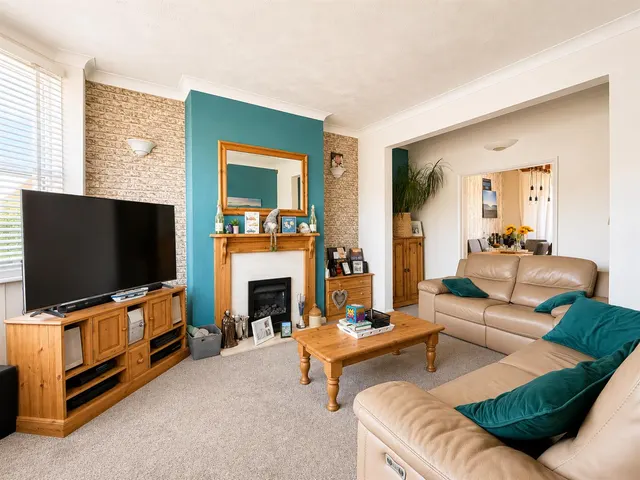 Photo 3 — St. Anthonys Avenue, Eastbourne, BN23 6LN