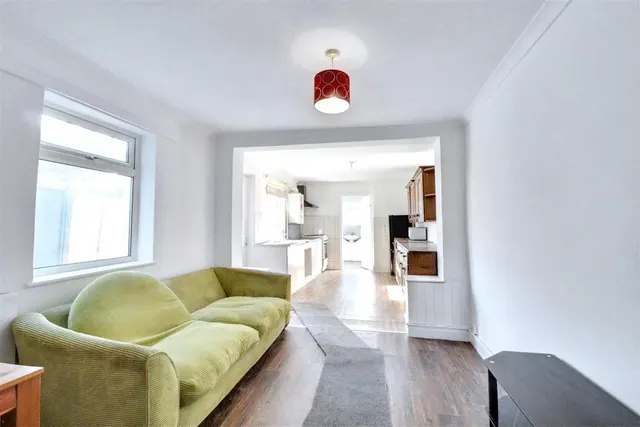 Colworth Road, E11, photo 1