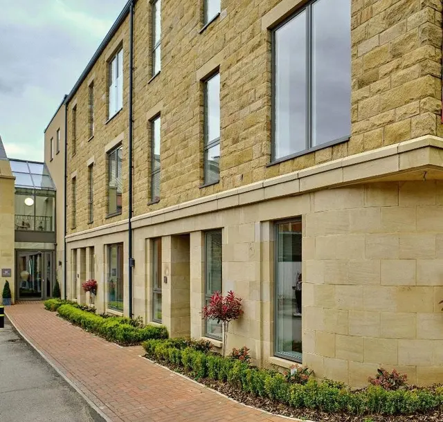 Flat 6, Lambert House, 108 Station Parade, Harrogate, North Yorkshire, HG1 1ER, photo 1