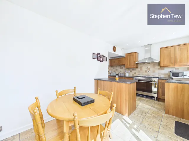Ravenswood Avenue, Blackpool, FY3, photo 3
