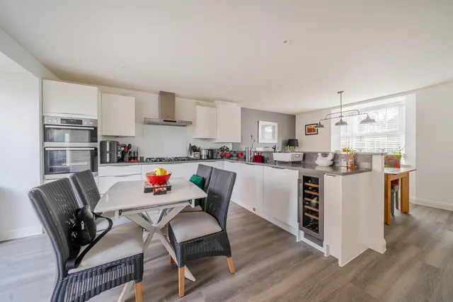 Erghum Lane, Devizes, SN10, photo 3