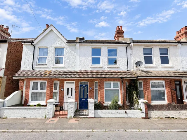 Clarence Road, Eastbourne, BN22 8HH, photo 1