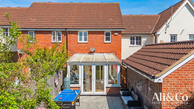 Photo 2 — Grenville Road, Chafford Hundred, Essex, RM16 6BG