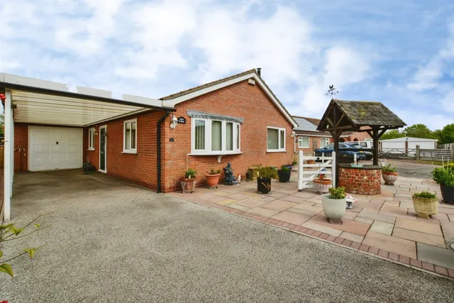 John Smith Close, Willoughby, ALFORD, photo 1