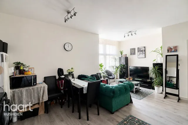 Tithe Barn Road, Wellingborough, NN8, photo 3