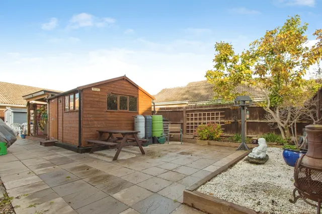 Flint Close, Brampton, PE28, photo 3