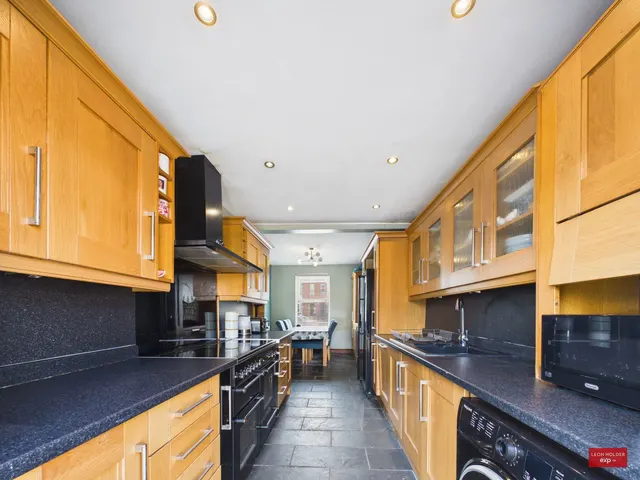 Tewkesbury Road, Longford, GL2, photo 3
