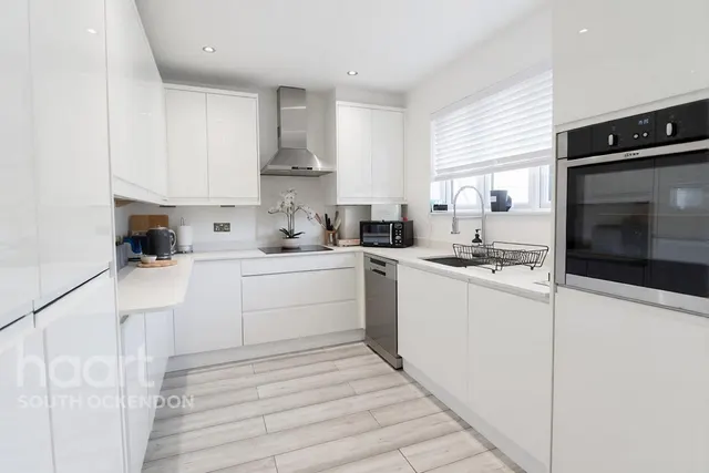 Dene Path, South Ockendon, RM15, photo 2
