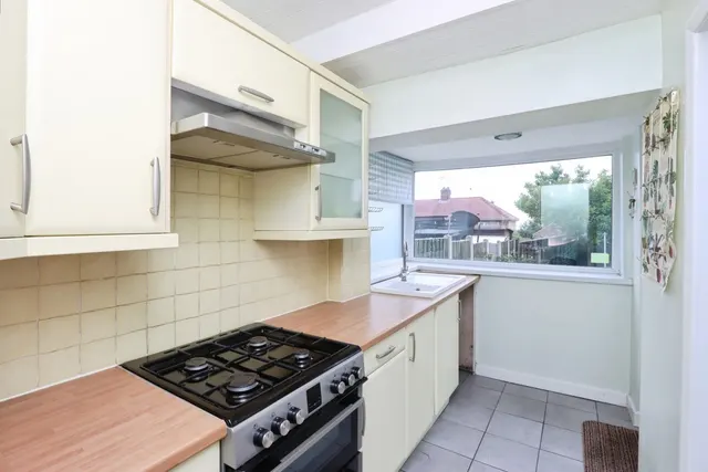 Photo 3 — Hopedale Road, Sheffield, South Yorkshire, S12