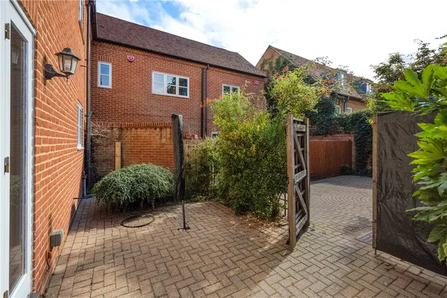 Kirbys Lane, Canterbury, Kent, CT2, photo 1