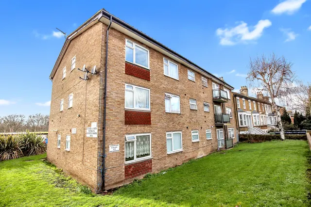 Lower Boston Road, Hanwell, W7 2NR, photo 1