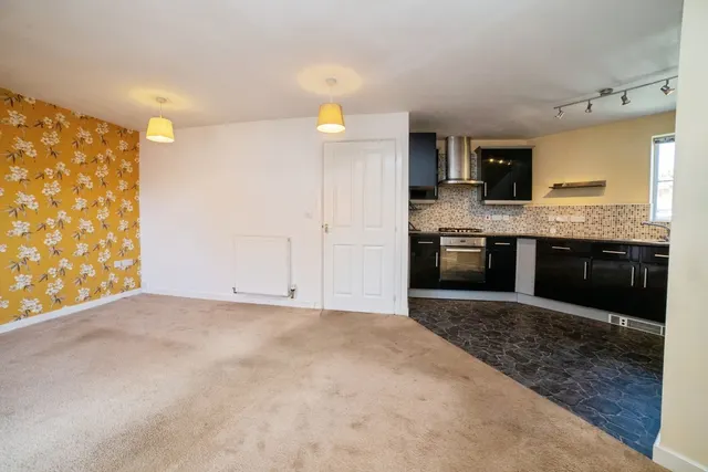 Photo 3 — Gresham Close, Sutton-in-Ashfield, Nottinghamshire, NG17