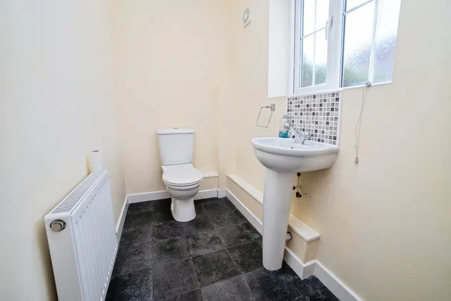 Photo 2 — Gresham Close, Sutton-in-Ashfield, Nottinghamshire, NG17