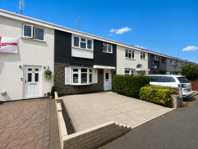 Neville Shaw, Basildon, photo 1